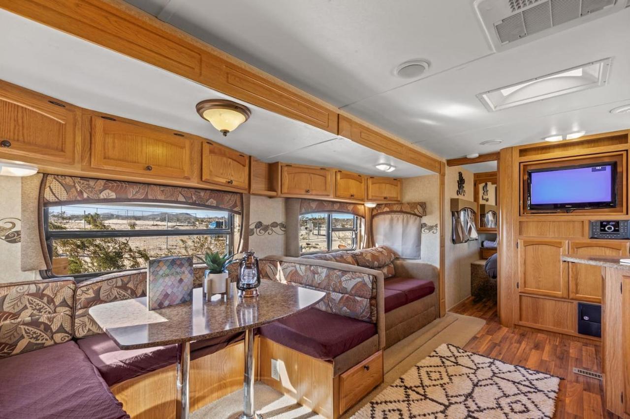 Jt Village Campground - Bunkhouse Joshua Tree Exterior photo